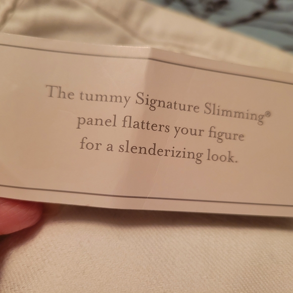 CJ Banks Signature Slimming White Ankle Jeans NWT - Picture 14 of 16